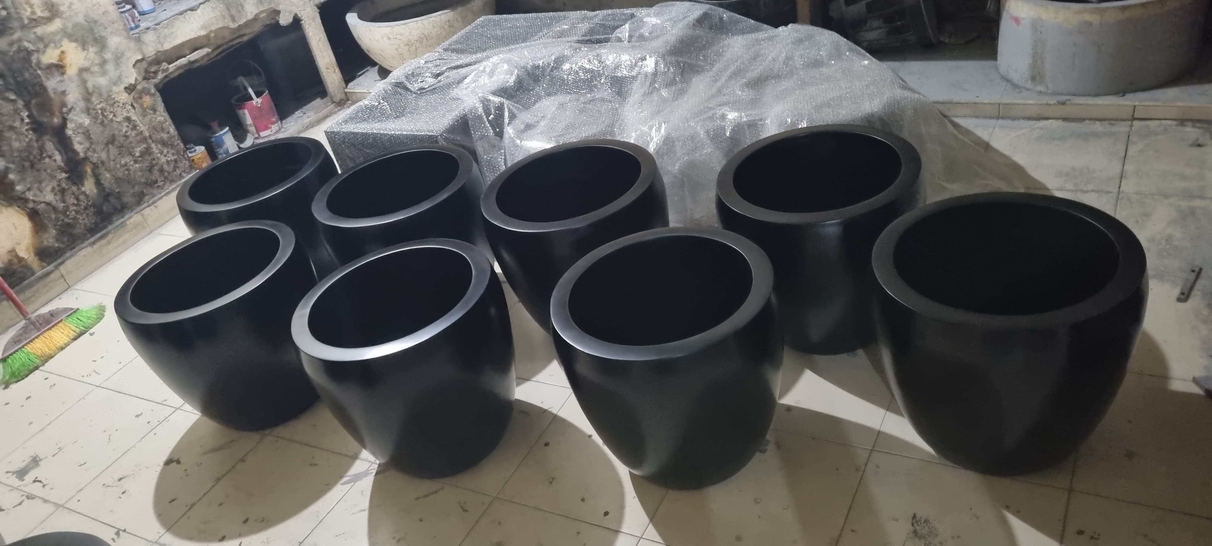 FIBERGLASS PLANTER MANUFACTURERS & WHOLESALER IN SRI LANKA